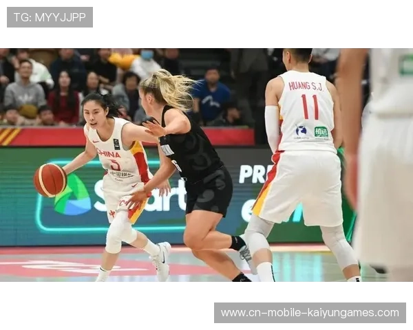 女篮比赛对手排出五小阵容,内线直接在篮下连拿10分教做人,女篮5v5站位 女篮比赛对手排出五小阵容,内线直接在篮下连拿10分教做人,女篮5v5站位